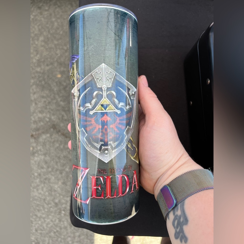20oz Zelda shield tumbler